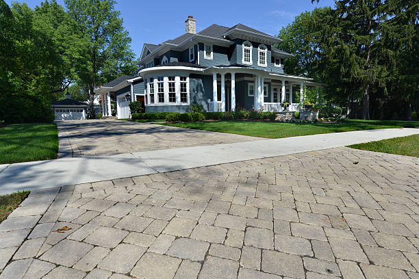 Best Driveway Paving Contractor  in Russellville, AL